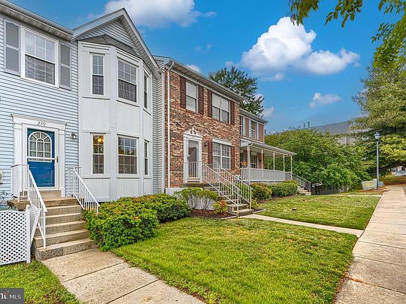 2nd image of 239 Charleston Ct