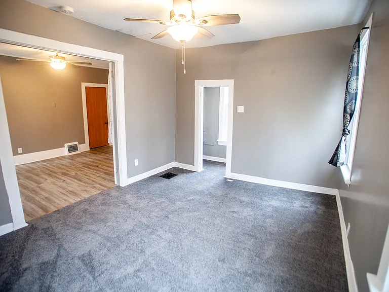 301 W Madison Ave — Photo 14