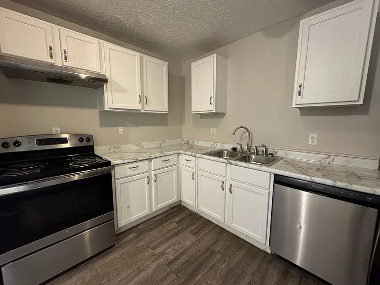 3841 Harvest Ave — Photo 3
