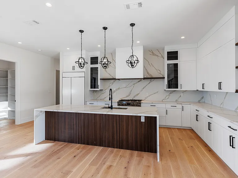 6425 Ranch Road 962 W — Photo 13