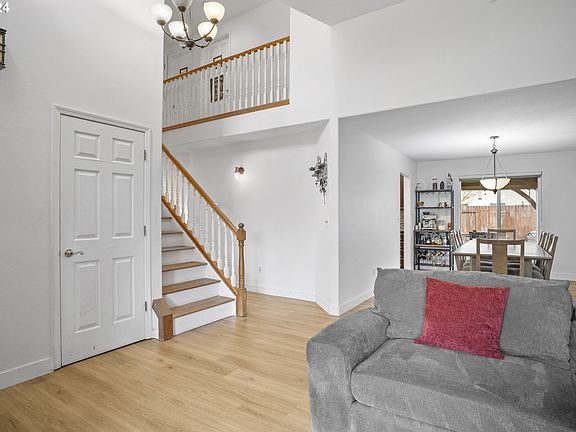 5th image of 15914 NE 82nd St