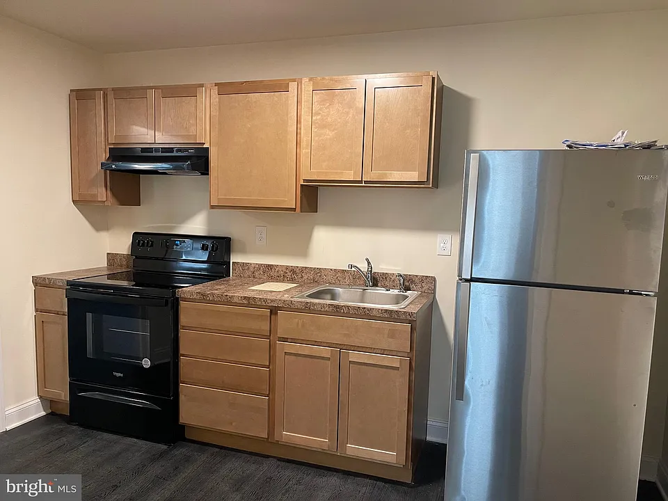 145 Chester St #1