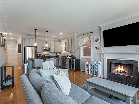 2nd image of 2940 N Damen Ave APT 2N