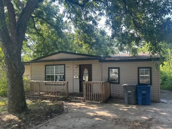 3008 Scottsbluff Dr, Dallas, TX 75228