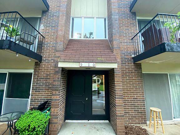 2nd image of 5S100 Pebblewood Ln #D-10