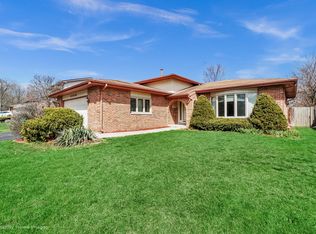 5540 Maple Ln, Midlothian, IL 60445