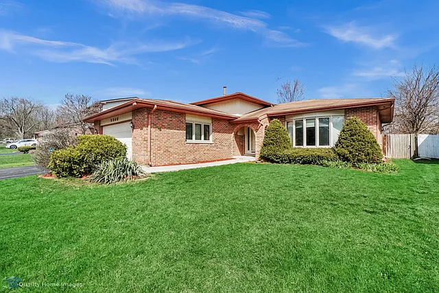 5540 Maple Ln photo 1