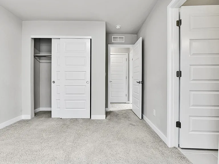 2350 S Troy Ct — Photo 31