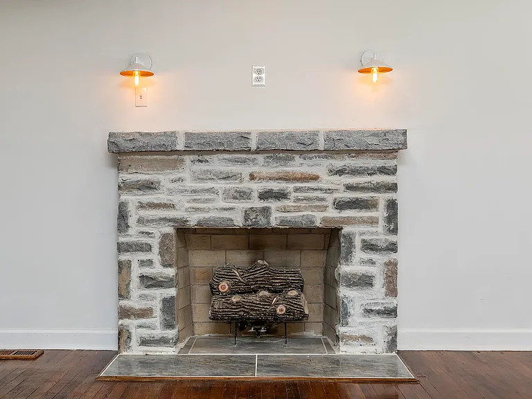 491 Stratford Dr — Photo 10
