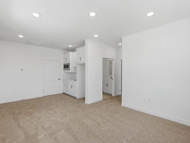 11647 Saddleback Dr — Photo 42