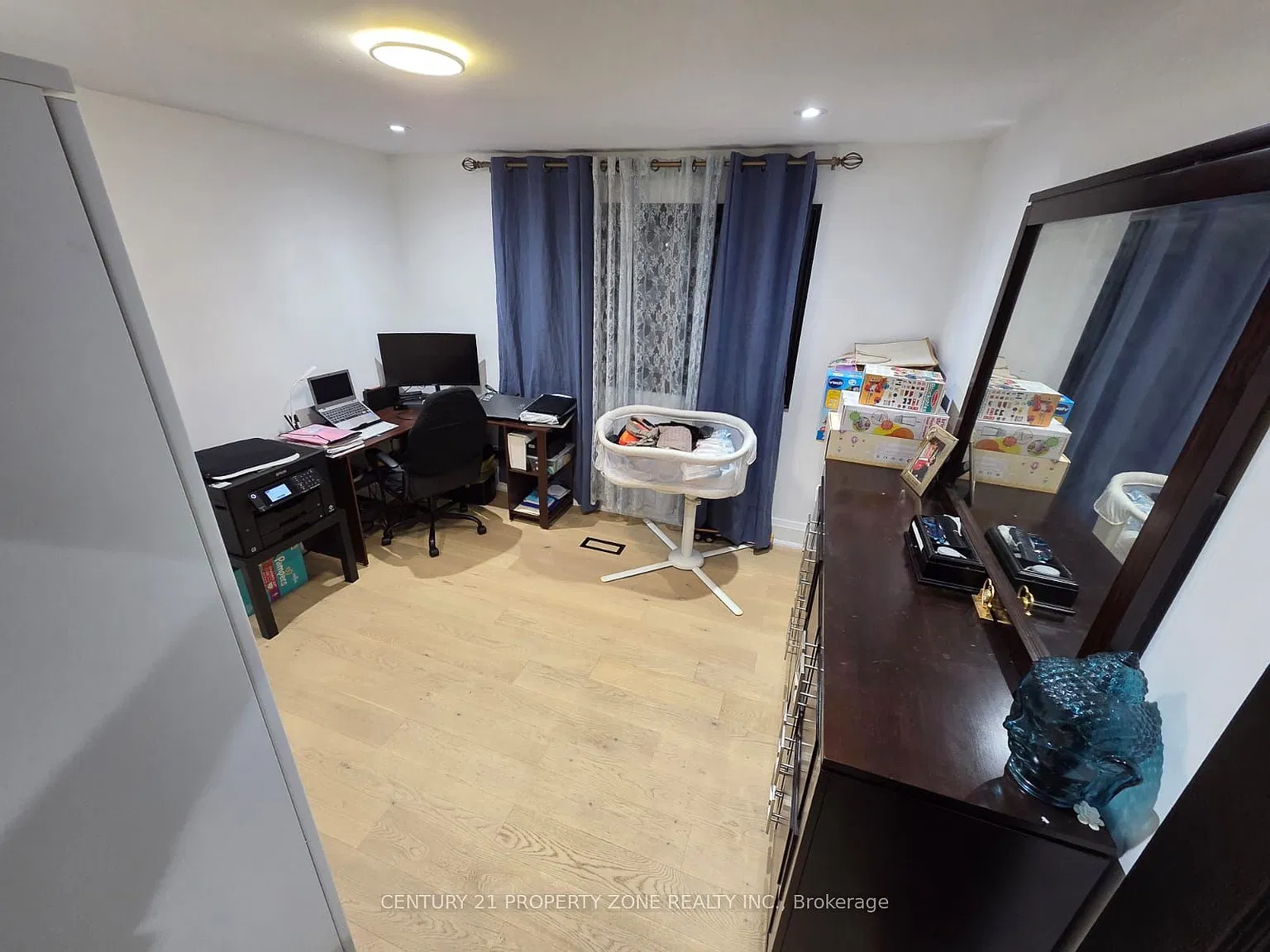 4 bed, $3,200 — Photo 4