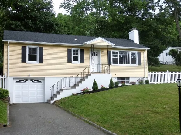 26 Adams Dr, Denville, NJ 07834