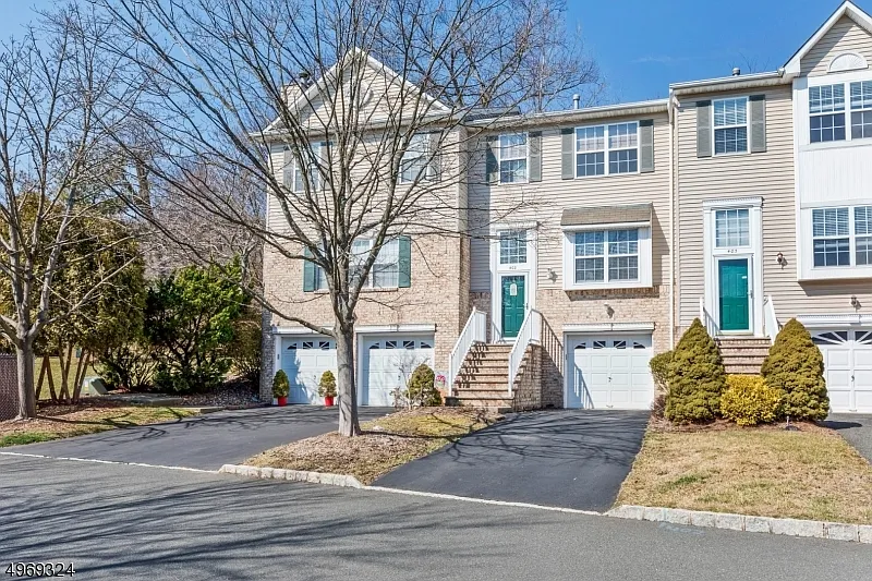 402 Tallwood Ln photo 1