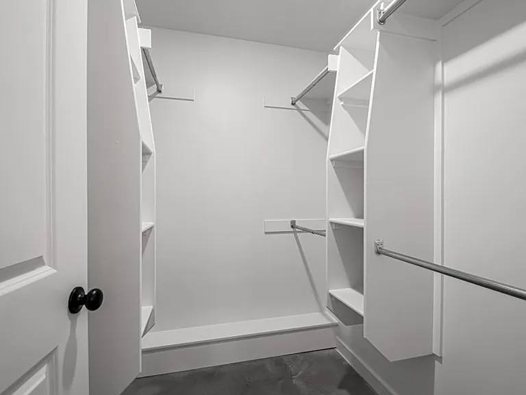 202 Greenwood Ave — Photo 22