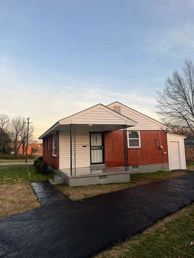 Building Photo - 511 Jenson Rd