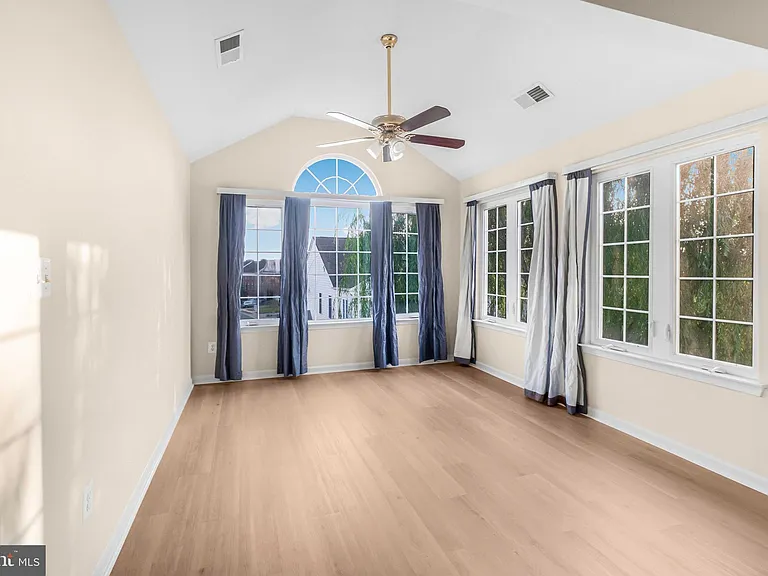 43729 Stoke Chapel Ter — Photo 31
