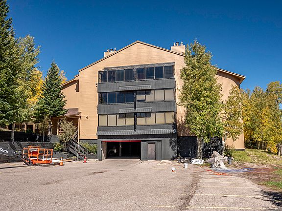 3rd image of 150 W Ridge View St #225