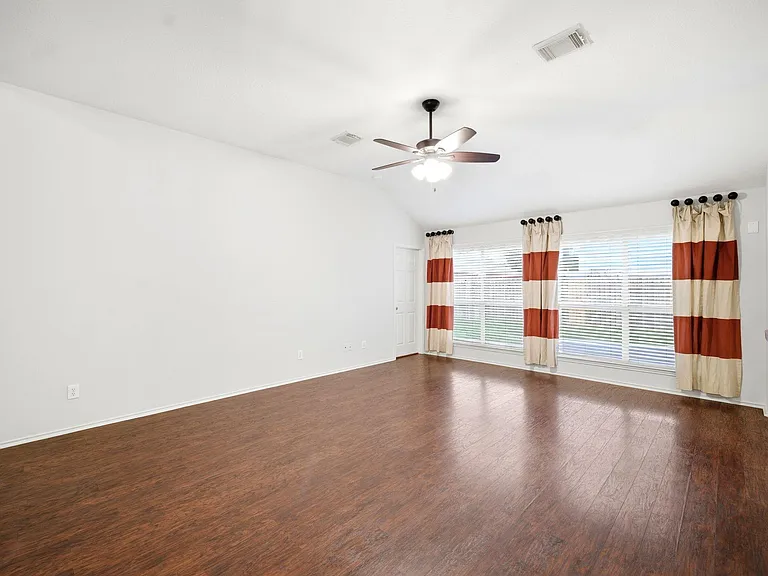 6931 Hamilton Falls Ln — Photo 13