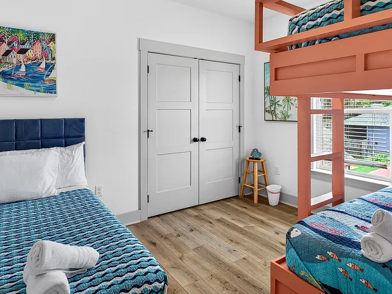 22520 Lakeview Dr — Photo 10