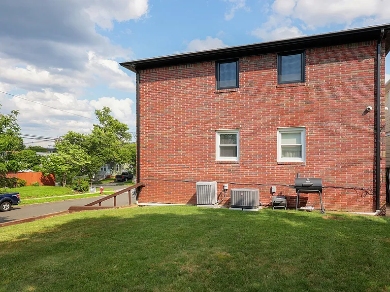 400 Knopf St #2 — Photo 27