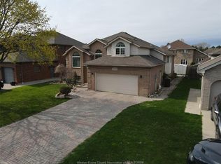 2636 Fleming Ct, Windsor, ON N9E 4P1