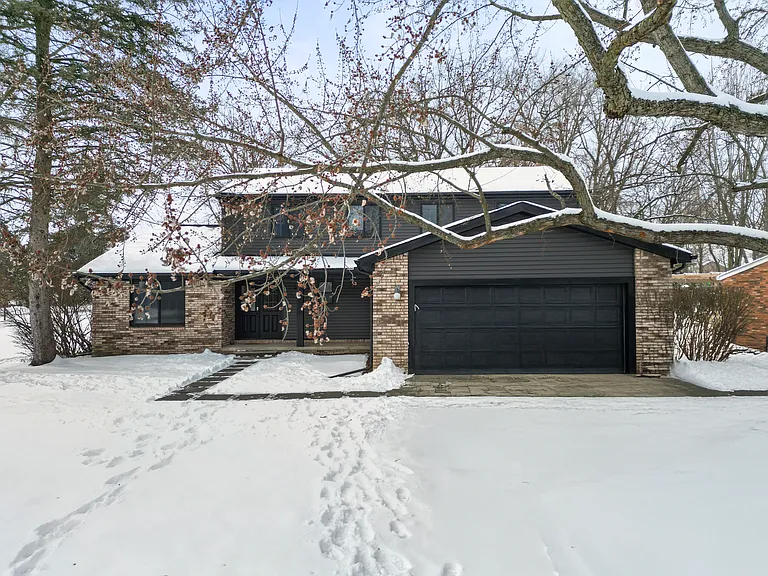 711 Medinah Dr — Photo 56