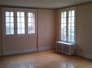 1413 Dobson St APT 2, Evanston, IL 60202