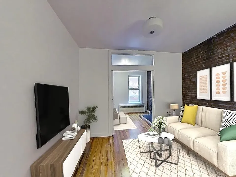 251 W 26th St #4A