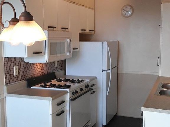 2nd image of 7601 Whitsett Ave APT 6