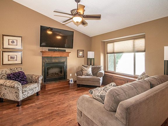 3rd image of 2825 N Emerson Cir