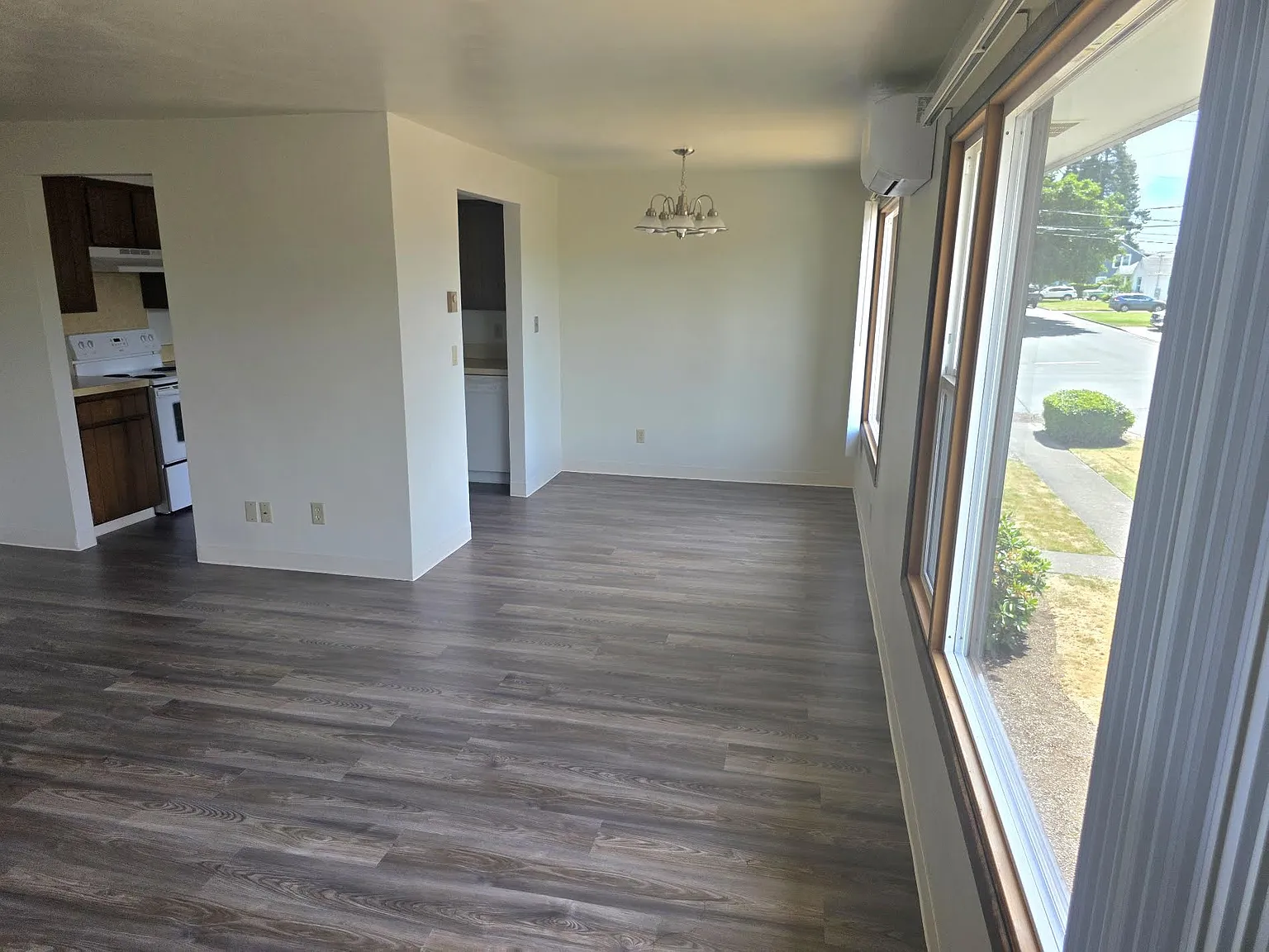 2 bed, 850 sqft, $1,375 — Photo 2