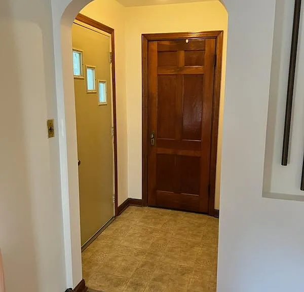1036 Kelton Ave — Photo 2