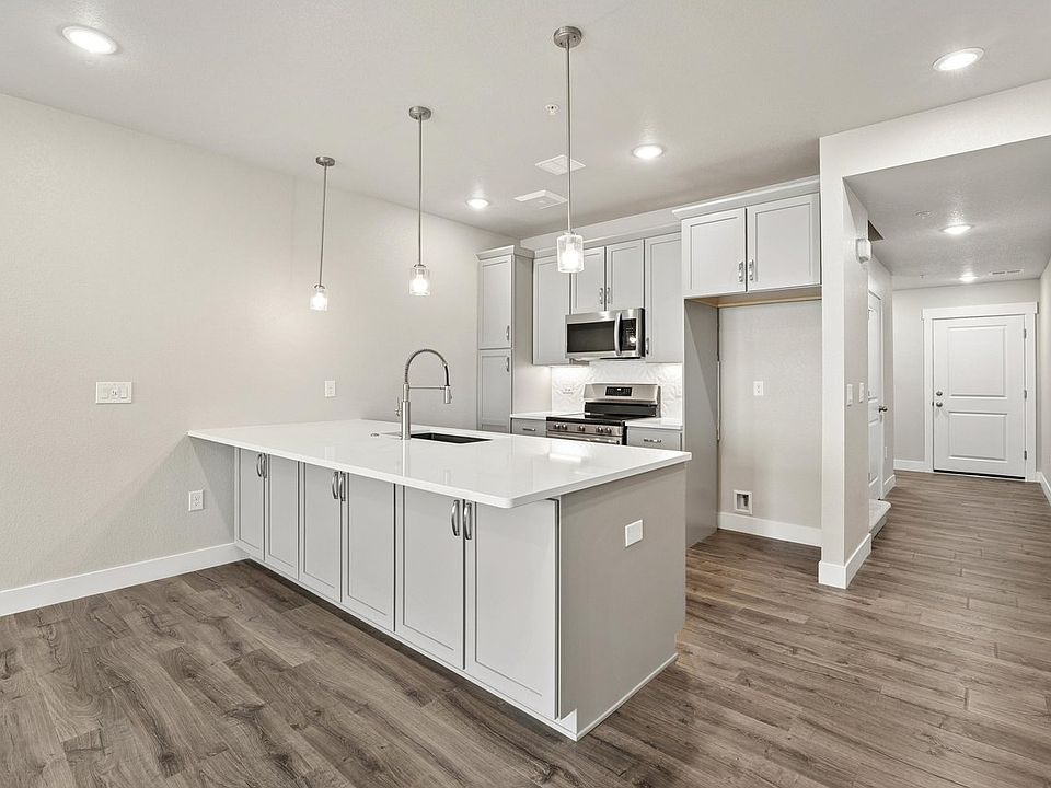 1st image of 968 Birdwhistle Ln #7