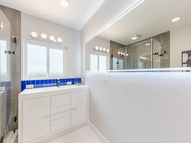 2522 Armacost Ave — Photo 45