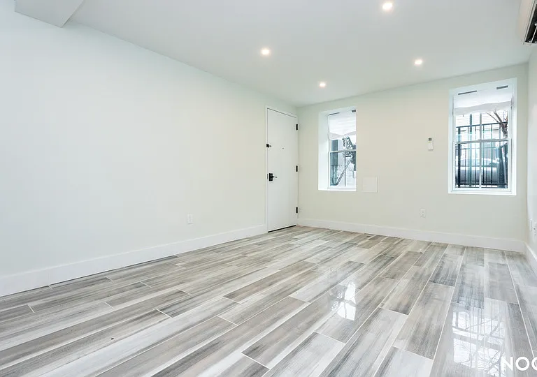 1060 Halsey St #S — Photo 7