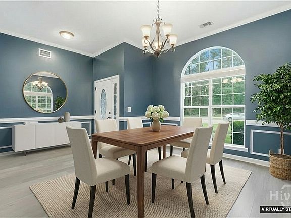 3rd image of 10 Mackinac Court