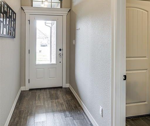 4th image of 207 Rockrose Ln