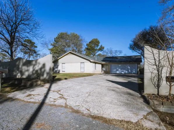 305 Woodridge St, Hot Springs, AR 71901