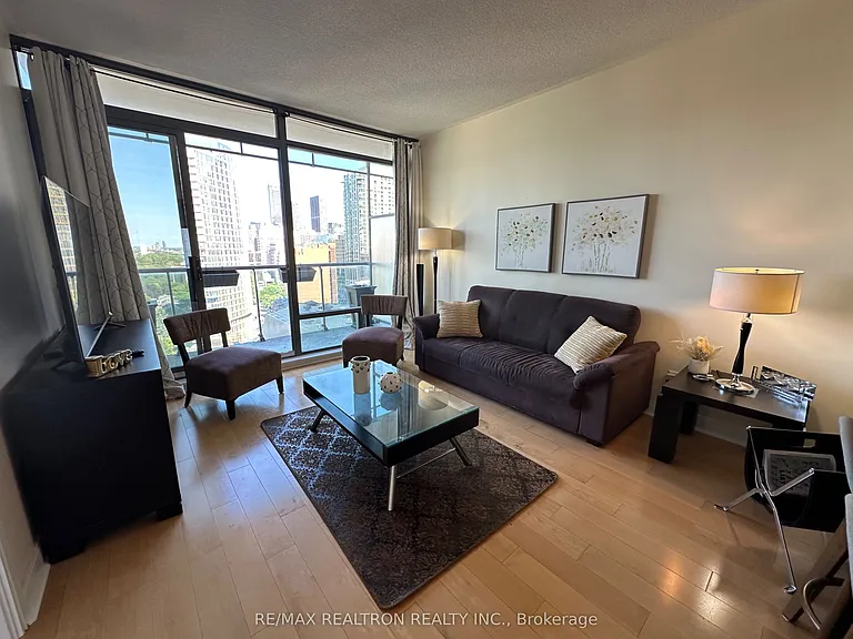 18 Yorkville Ave #1601 — Photo 14