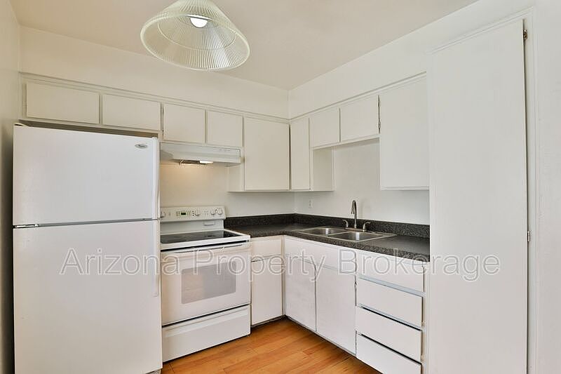 1st image of 1702 W Vogel Ave Unit B1