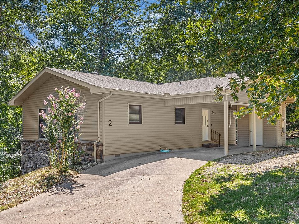 1st image of 2 Lea Ln