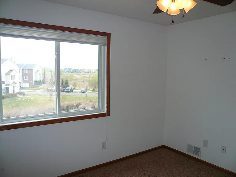 4824 Elm Dr N #6 — Photo 9