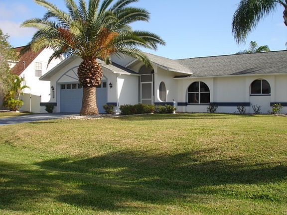4th image of 4625 SW 25th Ct
