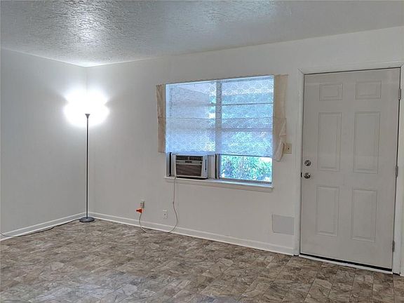 5th image of 1527 Denison Dr