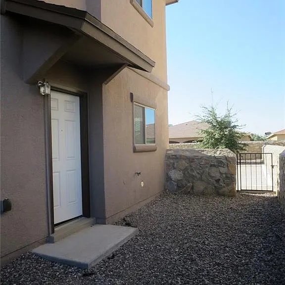 14302 Gil Reyes Dr #B — Photo 24