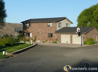 1260 Clemans Dr, Naches, WA 98937