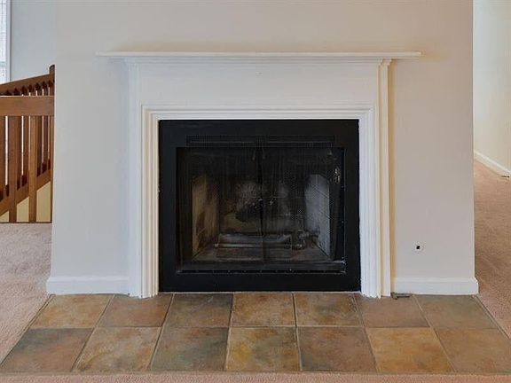 4th image of 2009 Riverview Dr SE