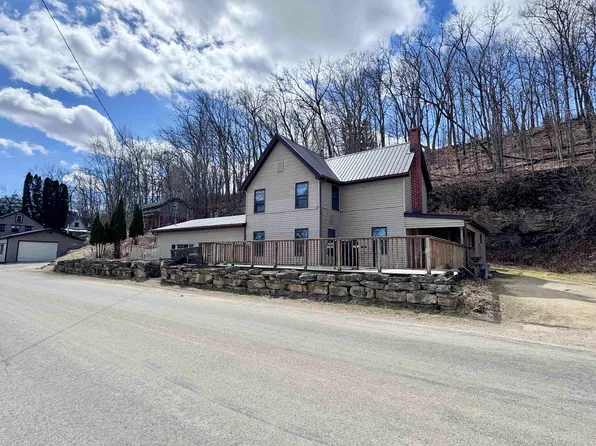 327 W River St, Darlington, WI 53530