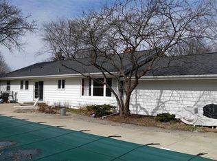 120 Thornbrook Rd, Dekalb, IL 60115