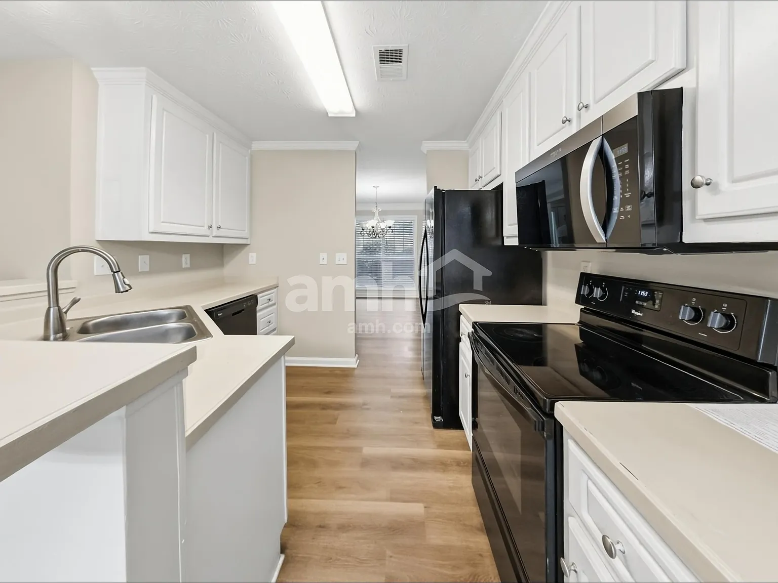 4 bed, 3.0 bath, 2772 sqft, $2,450 — Photo 4